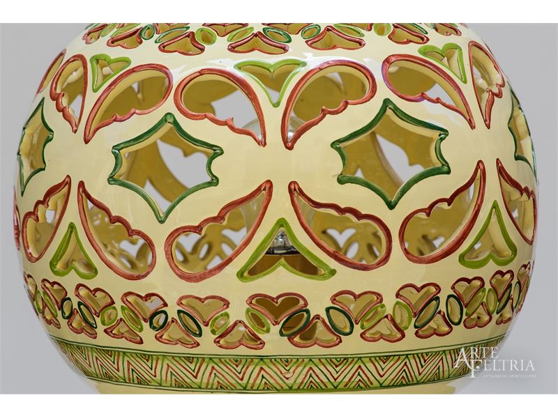 Lampada traforata a forma di sfera con base separata