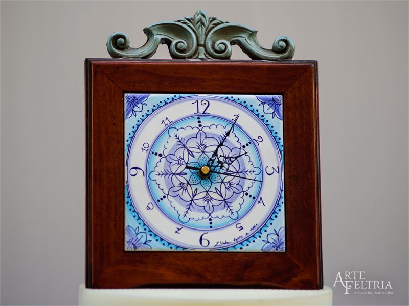 Orologio da tavolo con cornice in legno