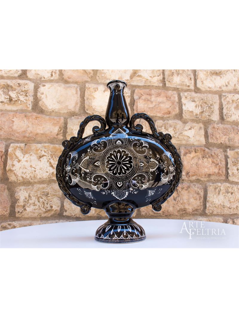 Bottiglia nera con manici