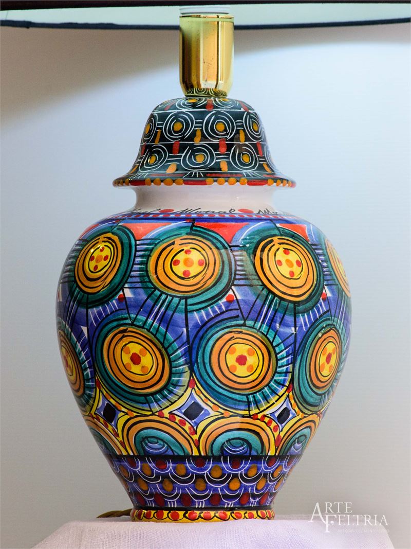 Lampada con decorazione di sfere