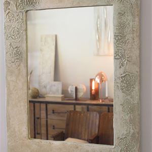 Specchio, cornice lignea decorata con rosoni