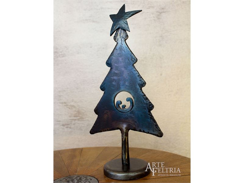 Abete con presepe