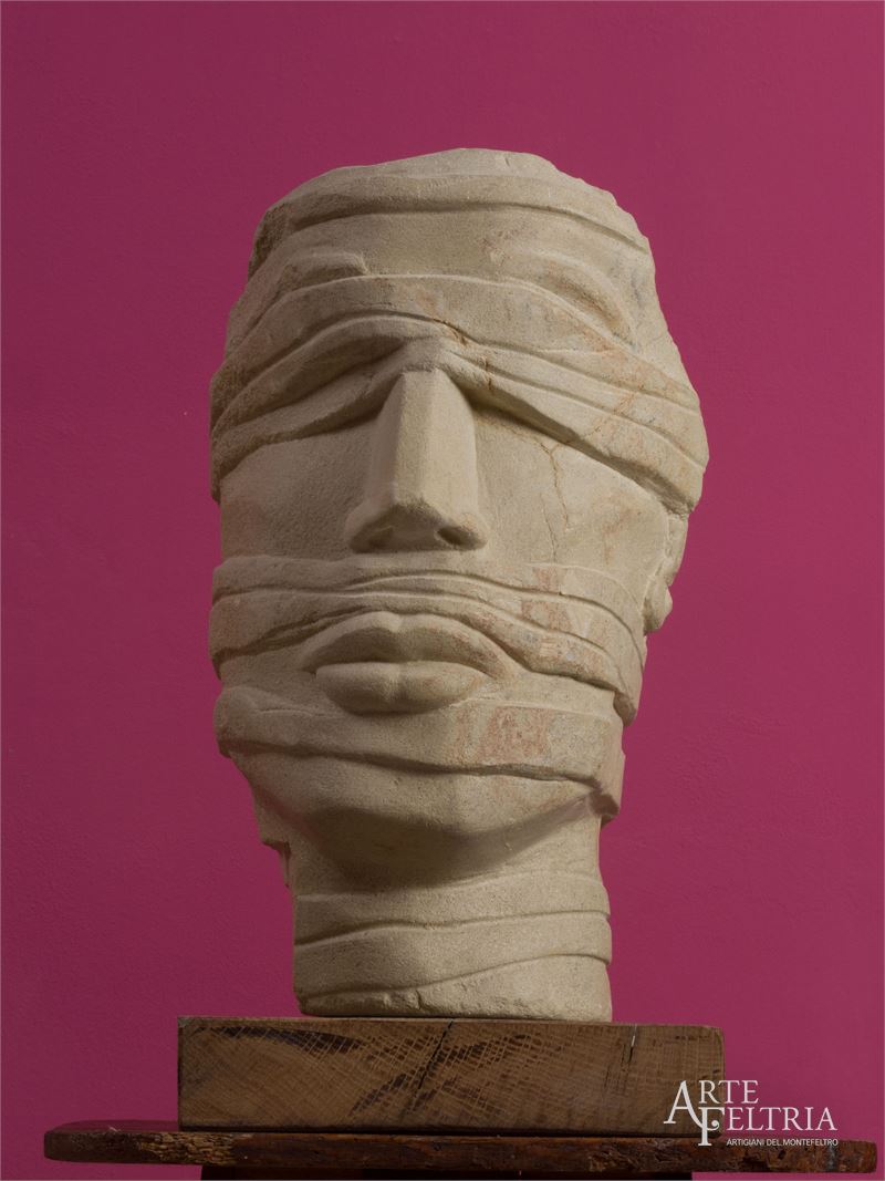 Volto di uomo bendato |statua / scultura