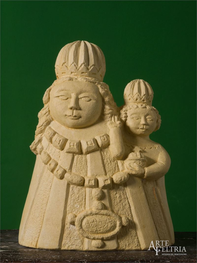 Madonna di Loreto, pietra gialla |statua / scultura