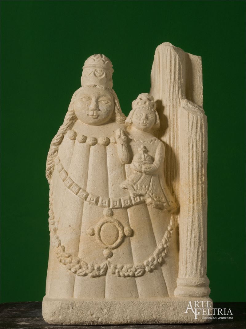 Madonna di Loreto con rovine di un tempio |statua / scultura