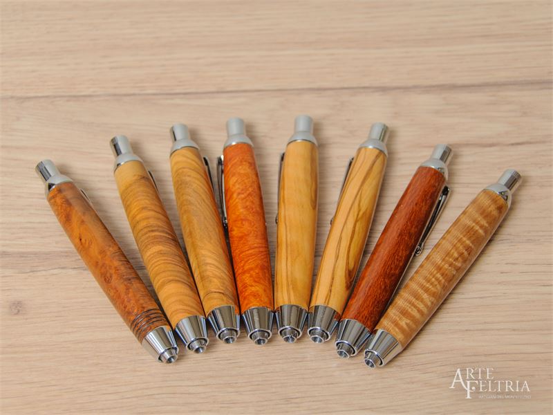 <>, Leopardwood