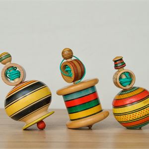 Trottola con riavvolgimento automatico